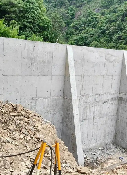 沧州献县重力式挡土墙